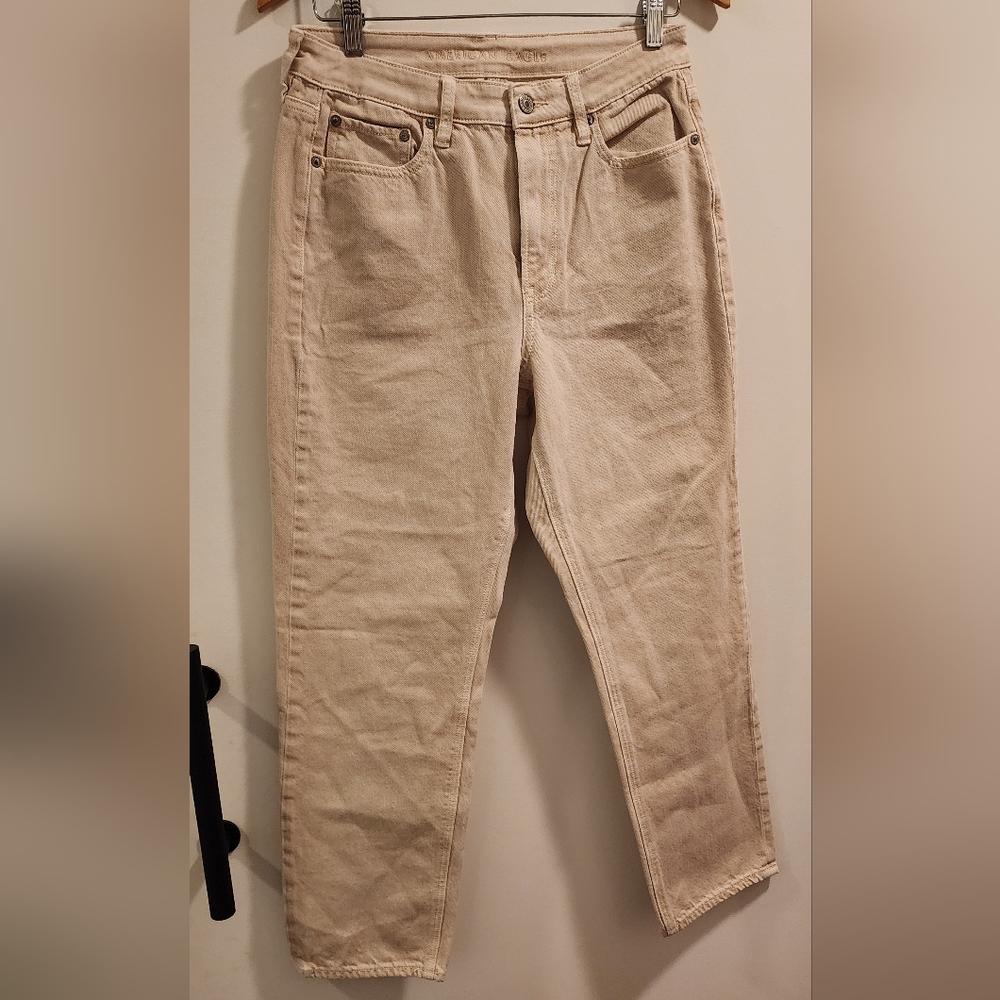 American‎ Eagle Jeans Women's sz 8 Beige Tan Denim Mid Rise Mom Straight Pants